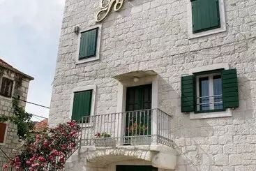 هتل Villa Rustica Dalmatia Apartments