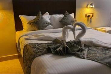 هتل Le Supreme Inn