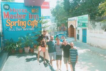 فندق Master Paradise