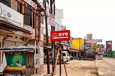 Hotelli Spot On 90200 Pondok Sabaraya Cileunyi Syariah