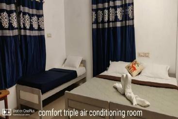 Pension Ld Home Stay & Residency Mahabs