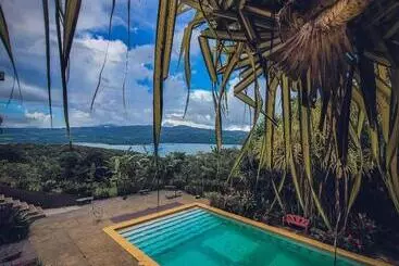 ホテル Lake Arenal Brewery &