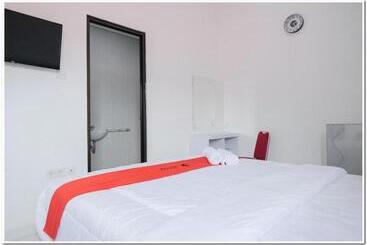 Hotel Reddoorz Near Kota Tua 2