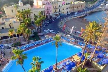 Отель Antoniel Suites