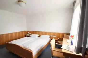 ホテル Krone Straßdorf