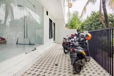 Hotel Spot On 90152 Garuda Bima Residence Syariah
