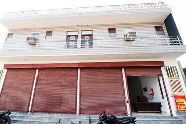 ホテル Spot On 76550 Golden Light