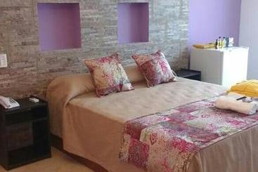 هتل کپسول Neferet Habitaciones Temporarias