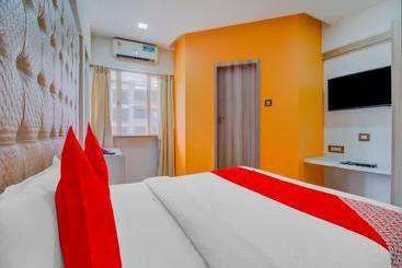 Hotel Oyo 77508 Orange Annexe