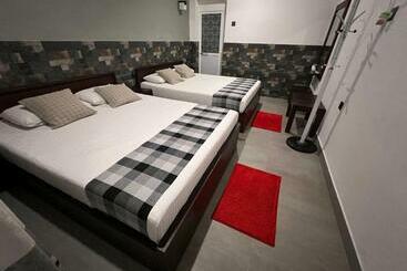 Hotel Delmond Lake   Anuradhapura