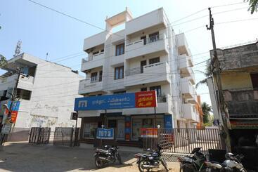 Hotel O Kings Court Near Rela Balaji Hospital