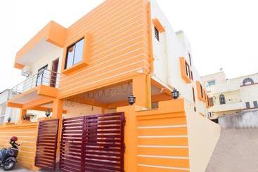 Majatalo Oyo 77663 Shining Crystal Near Airport