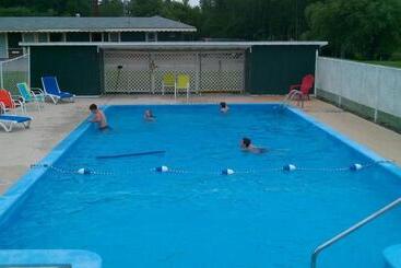 Middleton Motel & Suites