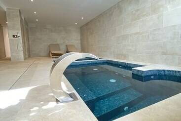 מלון דירות The Olive Boutique Suites And Spa