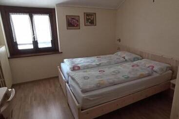 בית מלון כפרי Garni Delia