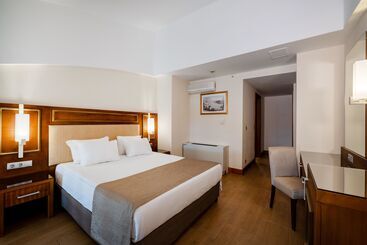 בית מלון כפרי Crystal Prestige Elite