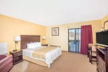 酒店 Days Inn By Wyndham Colchester Burlington