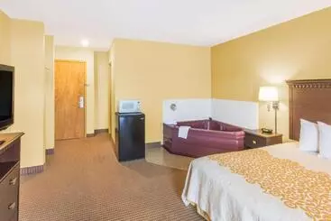 בית מלון כפרי Days Inn By Wyndham Colchester Burlington