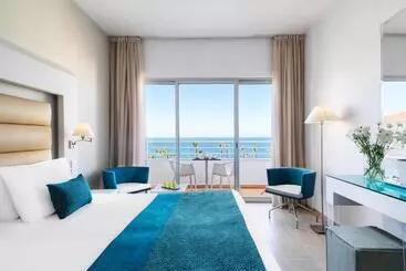 Hotel Leonardo Cypria Bay