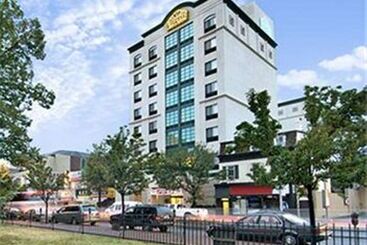 Marco Laguardia Hotel & Suites