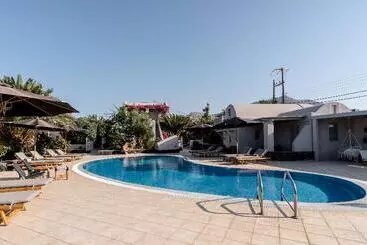 Otel Marillia Village