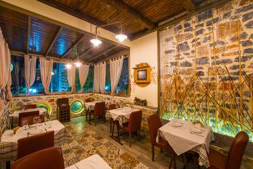 בית מלון כפרי Balsamico Traditional Suites