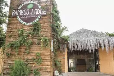 ホテル Bamboo Lodge Zorritos