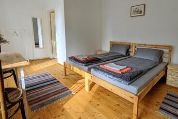 Пансион Gästehaus Honigberg Next To The Fortified Church Of Harman