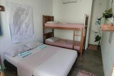 پانسیون Hostel Flor Da Vida