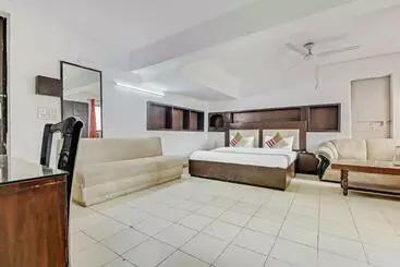 Majatalo Oyo 78766 Meera Residency Homes