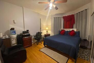 Пансион Room In Guest Room 7privateroom Jacuzzimassage Sitparking15mins2ny