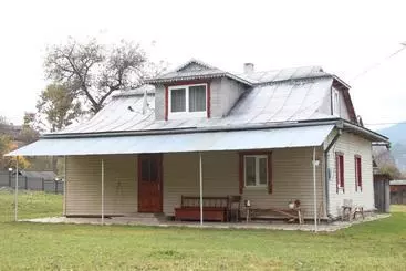 Majatalo у михайла під лісом