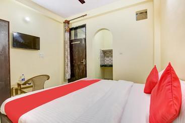 ホテル Oyo 77522 Raj Palace