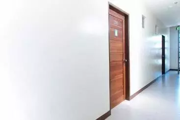 Retkeilymaja Reddoorz @ Golite Washington