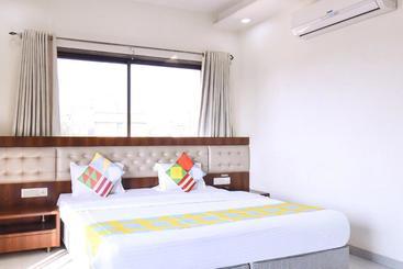 Pension (Hôtel basse catégorie) Oyo Home 77584  Sai Shubham