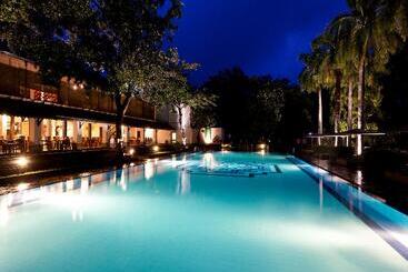 ホテル Cinnamon Lodge Habarana