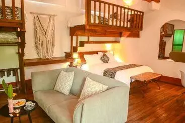 فندق Mesón De Leyendas Breakfast & Downtown