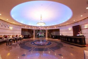 Tamani Marina Hotel & Apartments