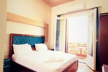 هاستل Golden Palace