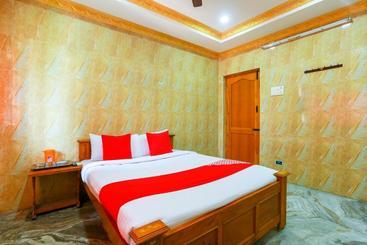 Hotel Oyo 68796 Shanthi Mahal