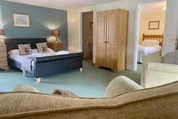 Auberge Ganton Greyhound Inn
