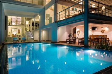 호텔 33 Lake Terrace