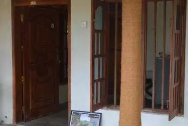 Pensió Yaye Guest House