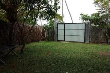 Pensió Yaye Guest House