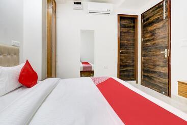 Flagship Hotel Royal Residency