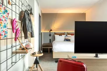 هتل Moxy Bordeaux