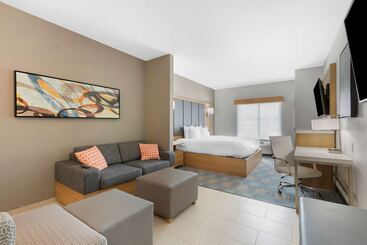 Отель La Quinta Inn & Suites By Wyndham Coralville Iowa City