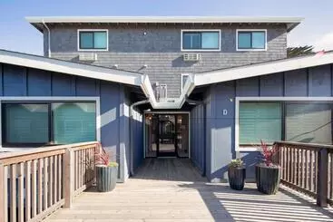 Hotelli Inn At Moss Landing Point