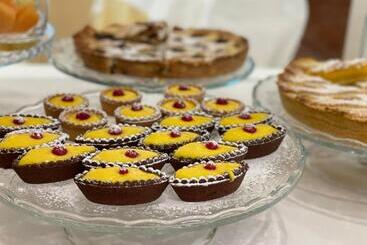 هتل Mansarda Cannes