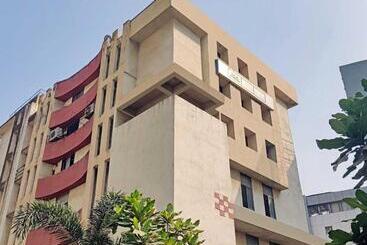 Hotel Super Collection O Thane Formerly Dove Residency